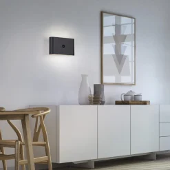 JUST LIGHT. LED-batteridrevet væglampe Ziddy sort Sensor 3.000K