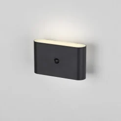 JUST LIGHT. LED-batteridrevet væglampe Ziddy sort Sensor 3.000K