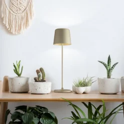 Kaami LED-bordlampe, dæmpbar guld mat