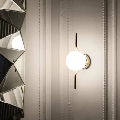 Le Vita LED-væglampe med opalglas