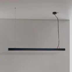 LED-loftlampe Bounce, sort, længde 113 cm, CCT, aluminium