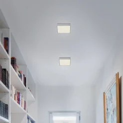 LED-loftslampe Flame Star, 15,7 x 15,7 cm sølv