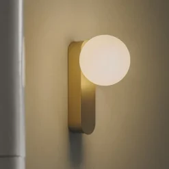 LEDS-C4 LED-væglampe Perlina, guldfarvet