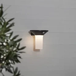 LED-solcellelampe Valta med bevægelsessensor
