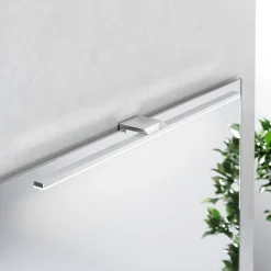 LED-spejlbelysning Triga IP44, krom, 60 cm, 3.000K