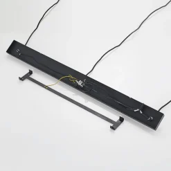 Lindby pendellampe Tarjei, længde 120 cm, sort/guld, metal