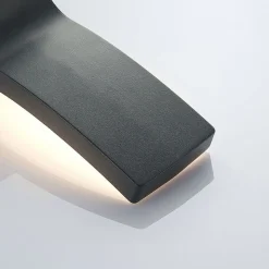 Lindby udendørs LED-væglampe Ilvita, sensor, antracit, IP54