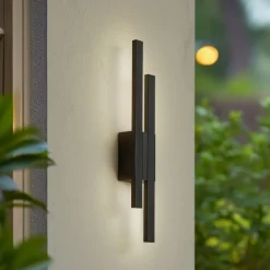 Lindby udendørs LED-væglampe Sakari, sort, aluminium, højde 59 cm