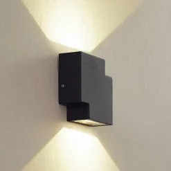 Lindby udendørs LED-væglampe Fendir, sort, aluminium, 10,5 cm