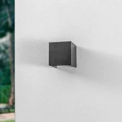Lindby udendørs LED-væglampe Nivar, kantet, sort, IP54