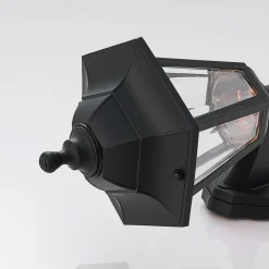 Lindby udendørs LED-væglampe Iavo, sensor, sort, lygte