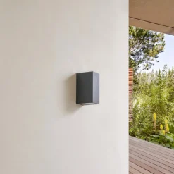 Lindby udendørs væglampe Fijona, mørkegrøn, aluminium, højde 15 cm