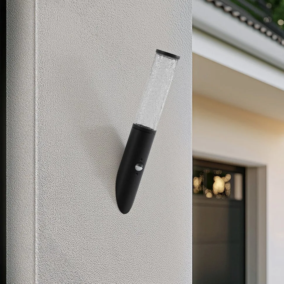 Lindby udendørs væglampe Gavros, sort, aluminium, sensor