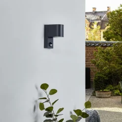 Lindby udendørs væglampe Gelso, aluminium, 15 cm, GU10, sensor