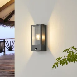 Lindby udendørs væglampe Ilana, sort, sensor, IP44, E27