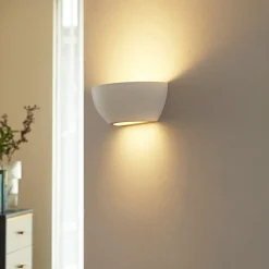 Lindby uplight væglampe Jimmy, hvid, gips, halvcirkelformet, 24 cm, E14