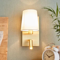 Lindby væglampe Aiden, hvid, messing, LED-læselampe