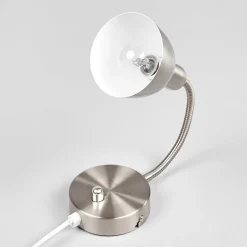 Lindby væglampe Amrei, nikkelfarvet, 42 cm, stik, dæmpbar