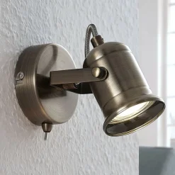 Lindby væglampe Anze, 10 m, antik messing, afbryder