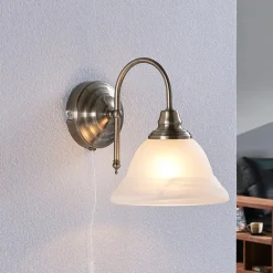 Lindby væglampe Hanna, 18 m, antik messing, metal, glas