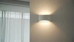 Lindby væglampe Heiko, op/ned, gips, hvid, højde 12 cm