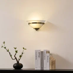 Lindby væglampe Irimia, 31 cm, antik messing, glas