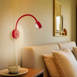 Lindby væglampe Jyla, rød/hvid, linse, 3000K, GX53, fleksibel arm