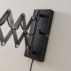 Lindby væglampe Merle, sort, 60 cm, læselampe, udtrækkelig