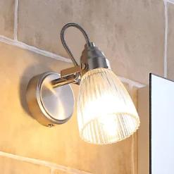 Lindby væglampe til badeværelset Kara, 21 cm høj, glas, IP44, G9