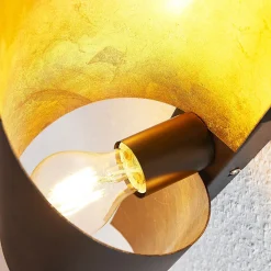 Lindby væglampe Vanni, sort/guld, metal, højde 57 cm