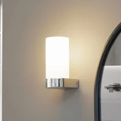 Lucande Basolo væglampe til badeværelset, krom, højde 17,2 cm, glas