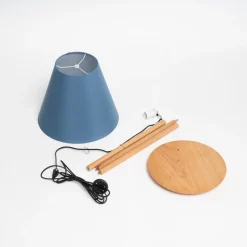 Lucande gulvlampe Jinda, blå, træ, stof, 160 cm, E27