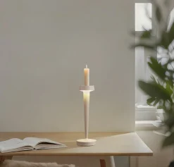 Lucande LED-batteridrevet lysestage Lea, vase, beige, 28 cm