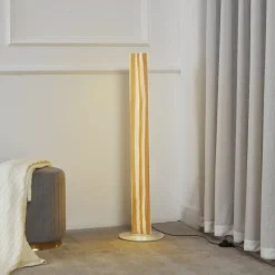 Lucande LED-gulvlampe Silja, 101 cm, træ, resin, 3000K