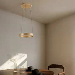 Lucande LED-hængelampe Tindra, Ø 40 cm, guld, dæmpbar