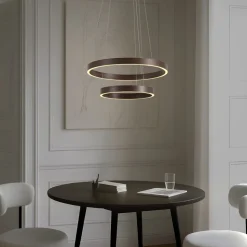 Lucande LED-hængelampe Yonam, Ø 60 cm, 2 lyskilder, brun, CCT