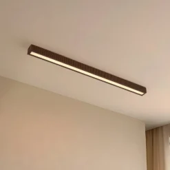 Lucande LED-loftlampe Emara, mørkt træ, eg, dæmpbar