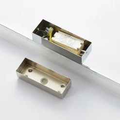 Lucande LED-væglampe til badeværelset Julie, 75 cm, krom, metal, IP44