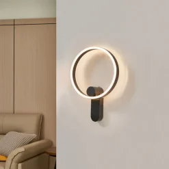 Lucande LED-væglampe Yekta, direkte, sort, dæmpbar