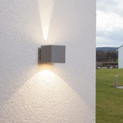 Lucande udendørs LED-væglampe Jarno, sølv, metal, 9 cm