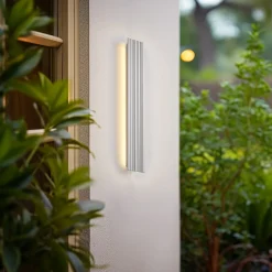 Lucande udendørs LED-væglampe Melira, længde 60 cm, grå