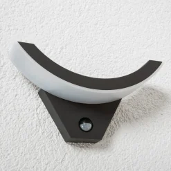 Lucande udendørs LED-væglampe Halv, sensor, antracit, IP54