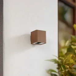 Lucande udendørs LED-væglampe Aaron, brun, IP54, op/ned
