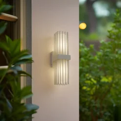 Lucande udendørs væglampe Chandan, 42 cm, hvid, metal, IP54