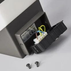 Lucande udendørs væglampe Kiran, grå, metal, IP44, E27