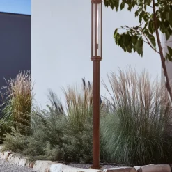 Lucande udendørslampe Alivaro, rustfarvet, 220 cm, E27, IP65