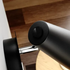 Lucande væglampe Wibke, højde 24 cm, sort, guld, metal