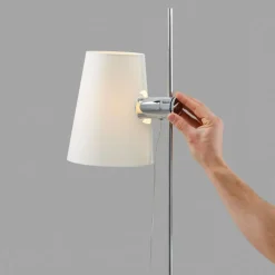 Lupe gulvlampe med justerbar tekstilskærm