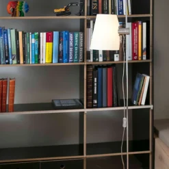 Lupe gulvlampe med justerbar tekstilskærm