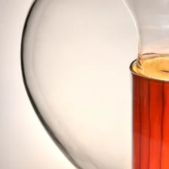 LZF Eris LED-bordlampe glas aluminium/kirsebær